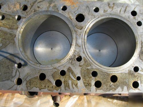 Case 6 cylinder engine short block A41233