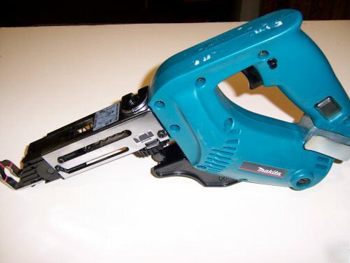 Makita 6832 auto load screw gun