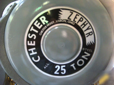 New chester zephyr 25 ton hook chain hoist in the crate