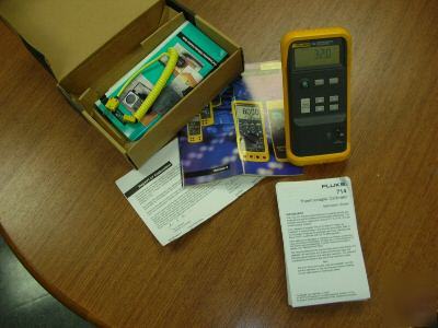 Fluke 714 thermocouple calibrator