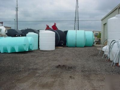 10,000 gallon poly water only storage tank 141X160