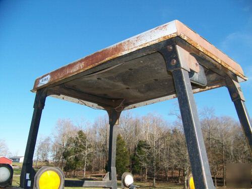 Case 1394 tractor, diesel, no 