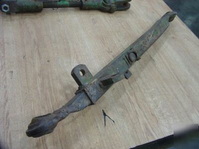 John deere 800 801 three point rh pull arm 50 60 a b g