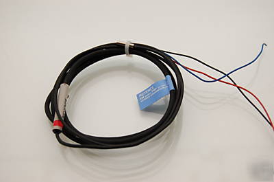 Keyence em-030P pnp proximity sensor