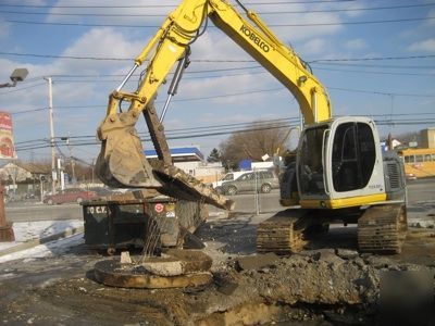 Kobelco SK135SRLC w/hydraulic thumb-purchase/rental ad