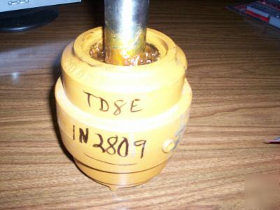 Ihc/dresser TD8 - 125 top idler roller part #IN2809