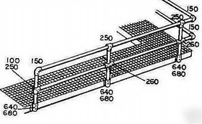 45 degree tee fitting chain link fence railing fitting