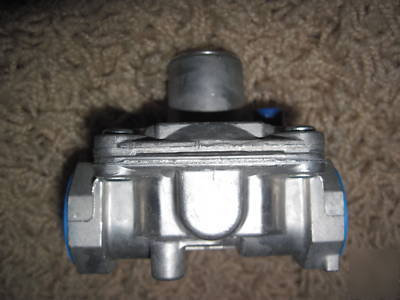 New maxitrol RV47L gas pressure regulator 