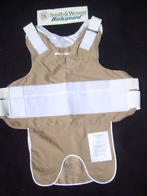 Smith & wesson bodyguard armor carrier + mens khaki 2XL