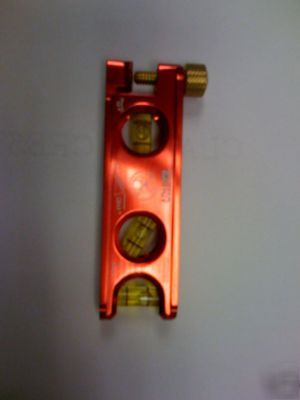 New checkpoint G2 precision level with magnet red 