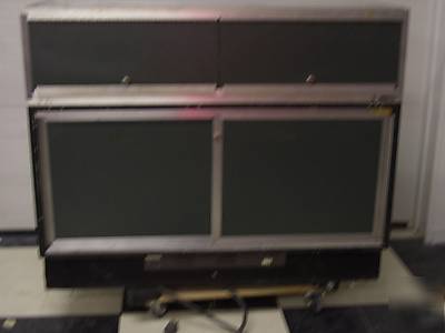 Single showcase, storage below, both with locking doors