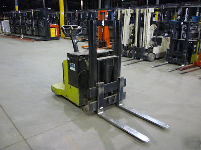 Clark walkie pallet rider** 1992 * with 24V charger***