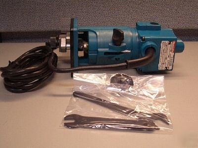 New makita fixed base laminate trimmer 3700B * in box*