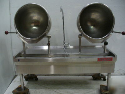 Used vulcan double steam kettle 2X10 gallon mdl dc-10