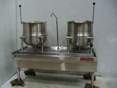 Used vulcan double steam kettle 2X10 gallon mdl dc-10