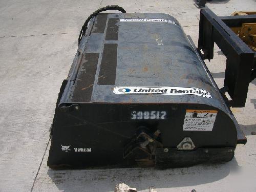 Bobcat 72 skid steer pu broom w/bucket