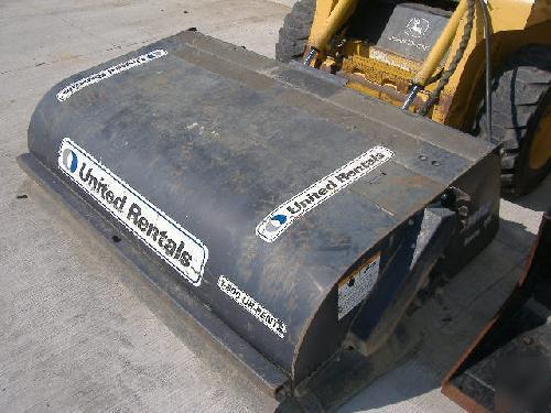 Bobcat 72 skid steer pu broom w/bucket
