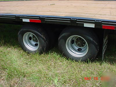 New 2010 30' 10 ton gooseneck deckover trailer