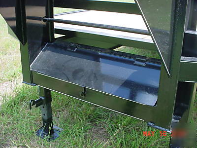 New 2010 30' 10 ton gooseneck deckover trailer