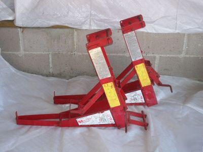 Qual craft climbing scaffolding jacks 