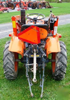 1980 kubota B6100 4X4 tractor w/ woods dual 145 loader