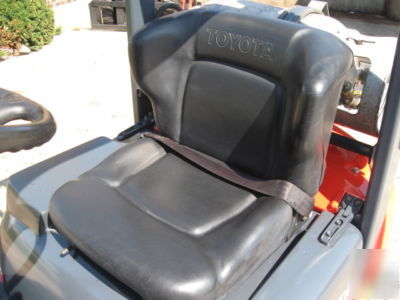 2001 toyota 3,000 lb fork lift 3000 forklift very nice