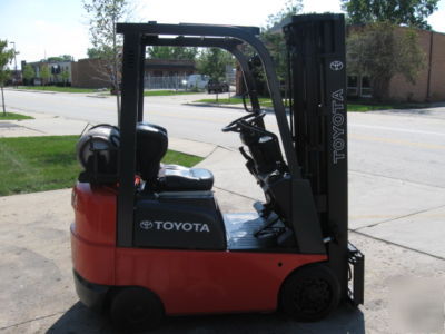 2001 toyota 3,000 lb fork lift 3000 forklift very nice