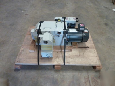 Leybold trivac rotary vane vacuum pump D65BCS w/ extras
