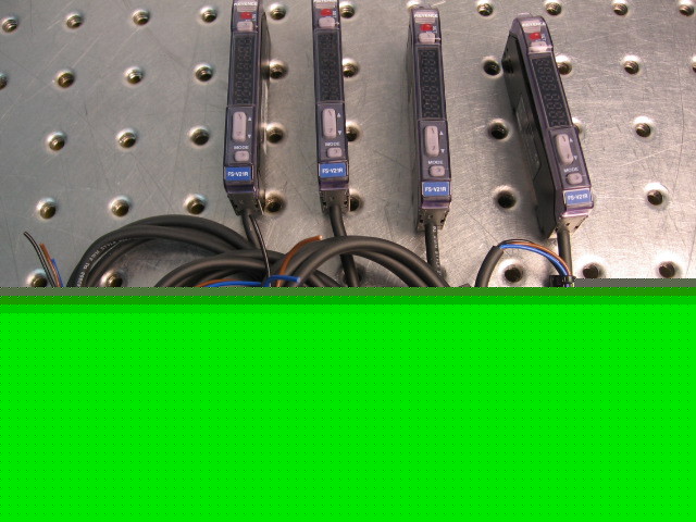 G30472 four keyence fs-V21R sensors