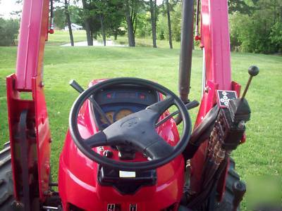 Nice 2007 manhindra 7520 4X4 w/ML275 loader & joystick