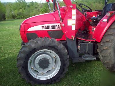 Nice 2007 manhindra 7520 4X4 w/ML275 loader & joystick