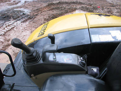 Stgrong and clean excavator with hydraulic thumb