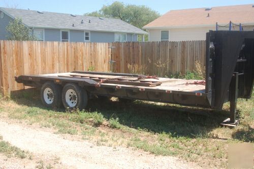 2004 20' flatbed gooseneck flatbed trailer