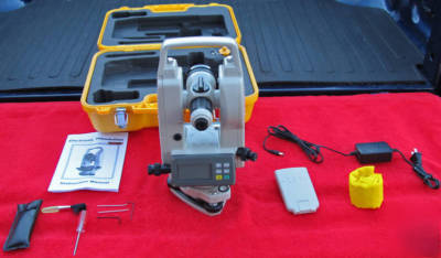 Futtura dt-20 digital theodolite v.good condition