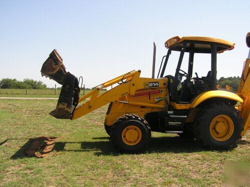 2004 jcb 214 extenda hoe 4X4 with a 4 in 1 front bucket