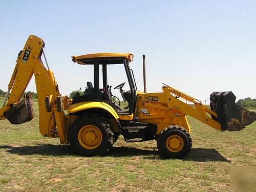 2004 jcb 214 extenda hoe 4X4 with a 4 in 1 front bucket