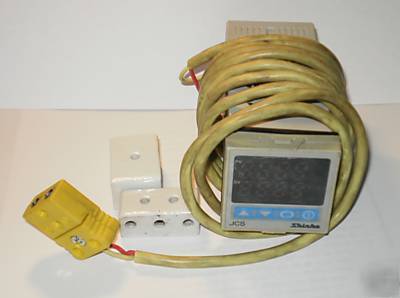 Shinko temperature controller model jcs-33A-r/m