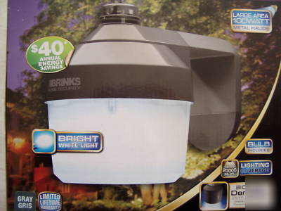 Brinks 100 watt light home farm security lighting NEW70