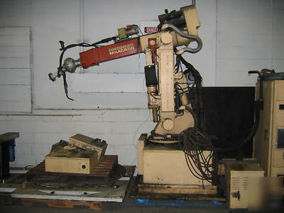 Cincinnati milacron industrial robot t 3 model 770