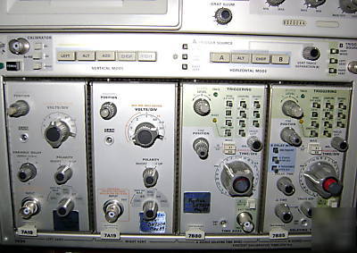 Tektronix 7834 2 channel oscilloscope w/4 plug module