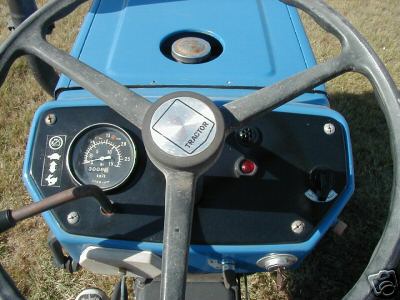 Mitsubishi D1500II tractor (with box blade)