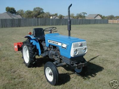 Mitsubishi D1500II tractor (with box blade)