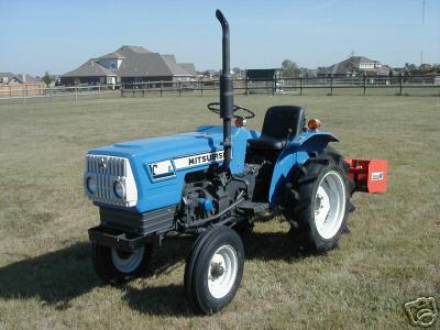 Mitsubishi D1500II tractor (with box blade)