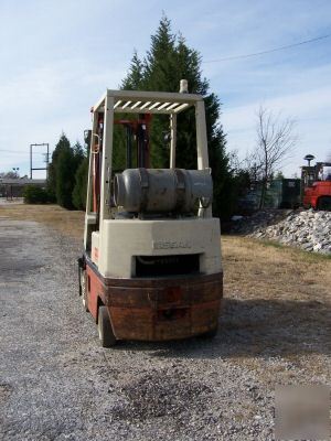 Nissan 3000 lb cap forklift truck