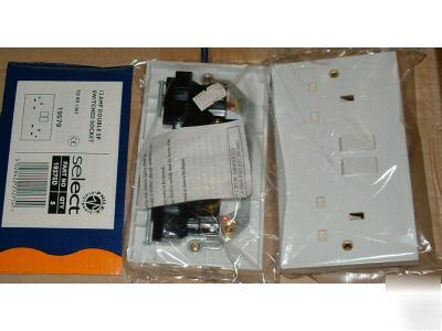Wholesale pack of 25 x 2 gang switched mains socket 