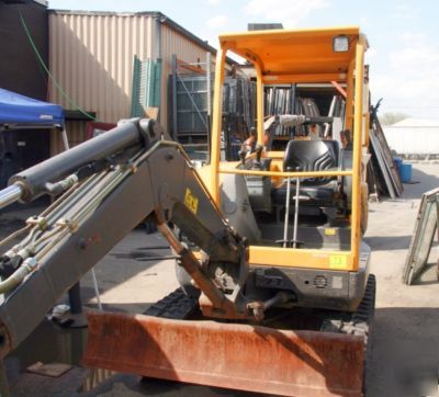 '05 volvo mini-excavator low hrs model ECR28 - reduced 