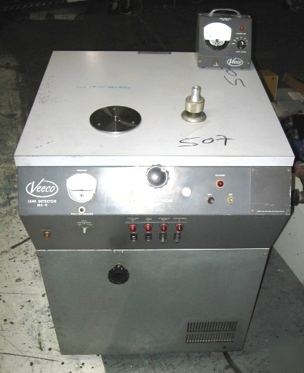 A26208 veeco ms-9 leak detector w/ leak indicator