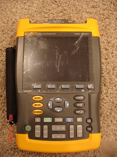 New fluke 192B scope meter with extras & calibration