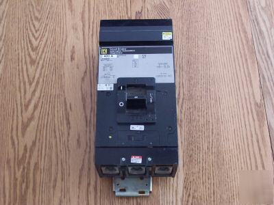 Square d 400A circuit breaker