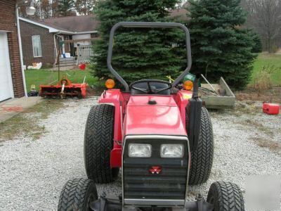 Massey ferguson 1020 4X4 diesel tractor very nice 